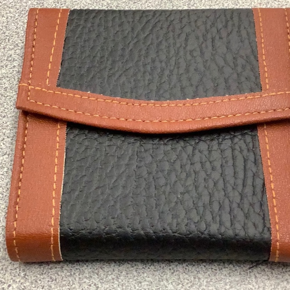 Unisex VeganWallet with change holder NWOT